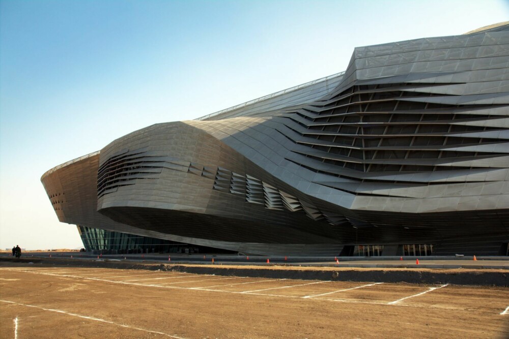 STÅLGIGANT: 40 000 tonn stål gikk med for å bygge konferansesenteret i Dalian i Kina.