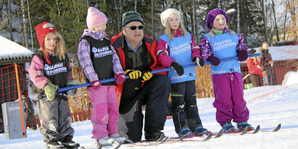 UTEN STAVER: La stavene vente, da lærer barna riktig tyngdeoverføring bedre, råder kursholderne i Skiforeningen.