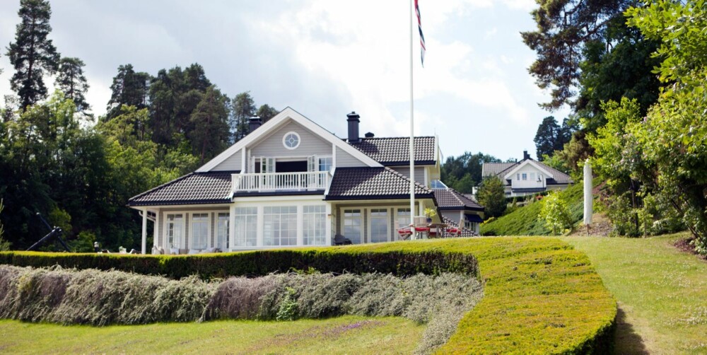 MAINE-STIL: Det gråmalte huset er på 259 kvadratmeter, og ligger ved Oslofjorden.