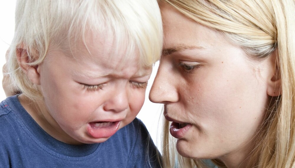 REISE MED BARN: Kunne du tenke deg å leie en barnevakt til å passe på barnet ditt under flyturen?