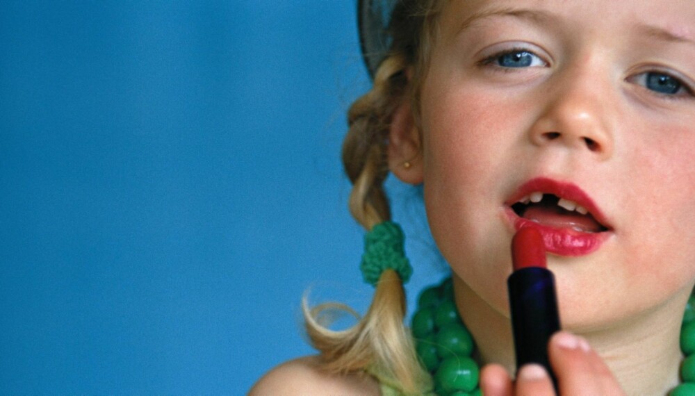 BARN OG SMINKE: Når er barn gamle nok til å begynne med sminke? Er det ok å gå i barnehagen med lipgloss? Eller hva med neglelakk?