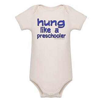 PÅ KANTEN?: Ville du kledd den nusselige lille babyen din i denne bodyen? Body fra Cafepress.com.