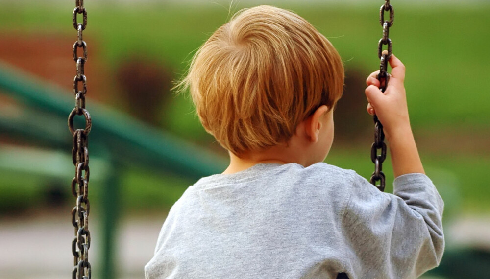 INTROVERTE BARN: - Det er like fint at et barn vil sitte å tegne for seg selv, som det er å ville sprette rundt med andre barn etter skolen, sier Elisabeth Gerhartsen er spesialist i klinisk barne- og ungdomspsykologi.