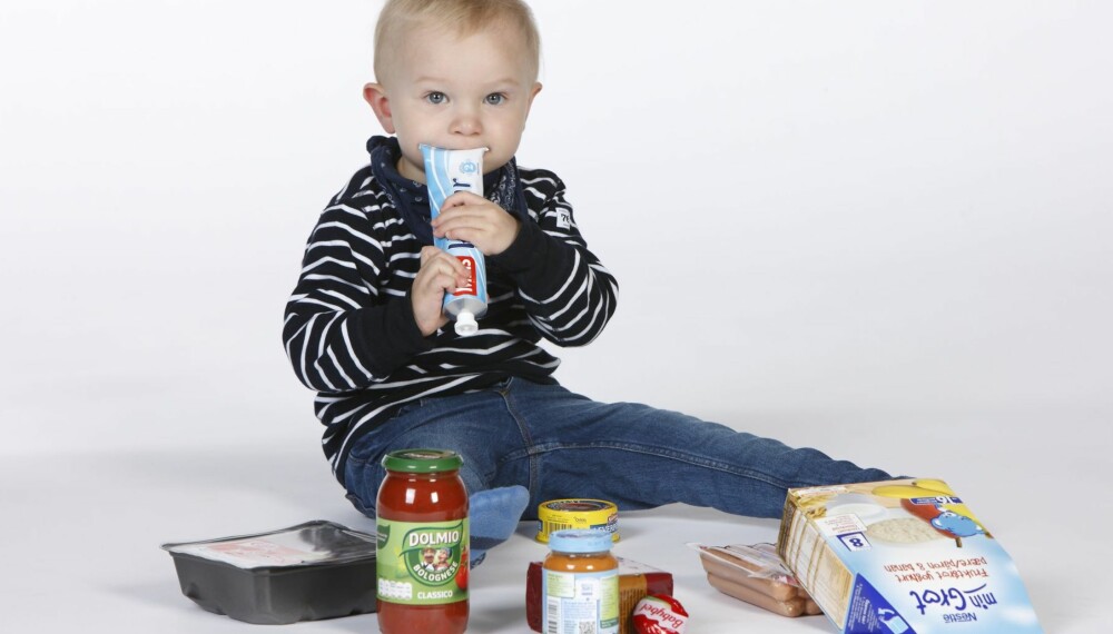 FINNES HOS DE FLESTE: Mange matvarer finnes hos de fleste barnefamilier. Men hva inneholder de egentlig? Vi har sett nærmere på næringsinnholdet i 11 produkter.