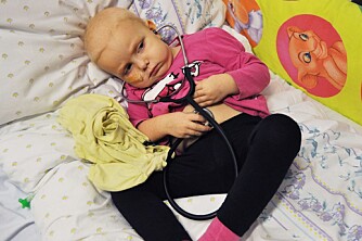 KREFTSYK: Lille Isabella fikk kreft bare to år gammel. Etter to og et halvt års sykdom var hun endelig frisk nok til at familien kunne reise på drømmeferien. 