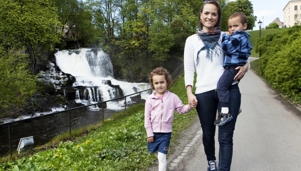 GÅR FOR BARNA: Tonje Ruud Camacho er blant initiativtagerne til barnebymarsjen i Oslo. Hun er klar til å gå tur langs Akerselva med barna Daniela (5) og Tobias (3).