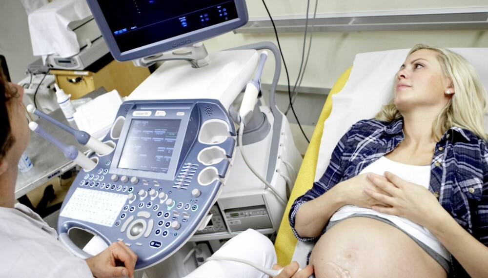 FEIL MED HJERTET: Ultralyden på Rikshospitalet viste at det var noe galt med hjertet til gutten i magen.