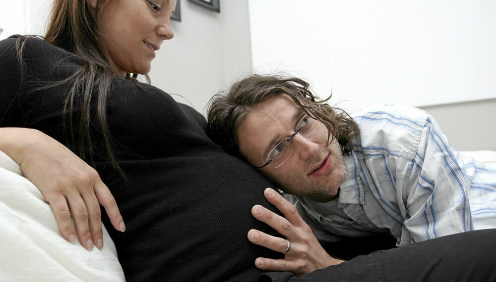FARS GRAVIDITETSSYMPTOMER: Kommende fedre med innlevelsesevne kan få flere av de samme graviditetssymptomene som barnets mor.