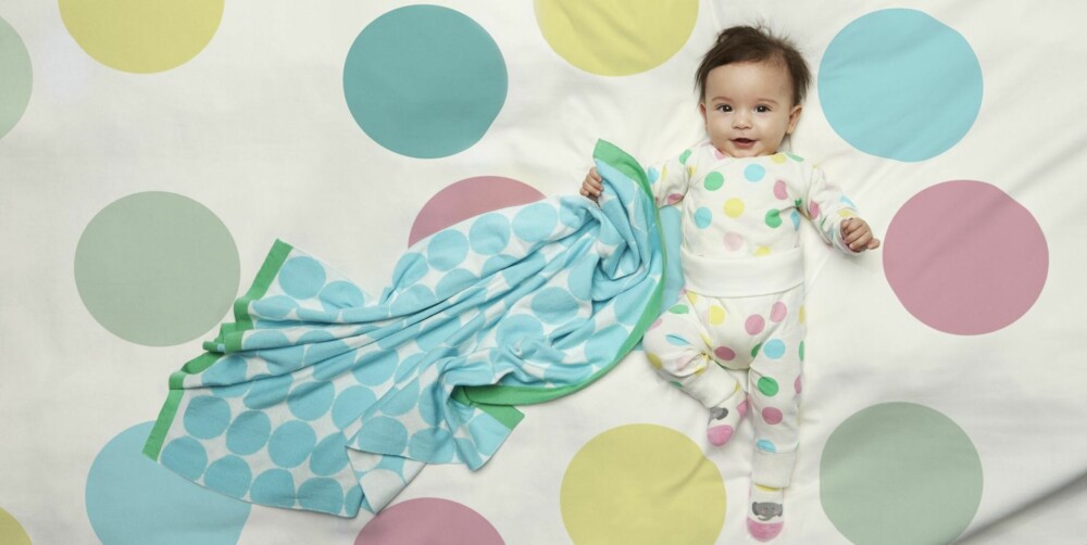 STORE OG SMÅ: Får du ett av de tre gavekortene, kan du kjøpe klær både til babyen og deg selv.