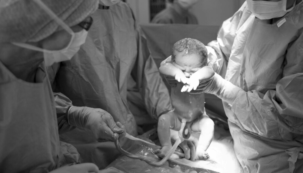 VELKOMMEN LINUS: 30 minutter etter ankomst i operasjonssalen er Maren Granli blitt mamma for tredje gang.