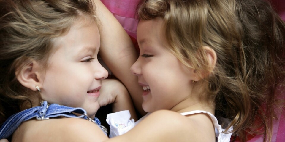 LETT Å SI FEIL: Jo likere barna er, desto større fare for forveksling.