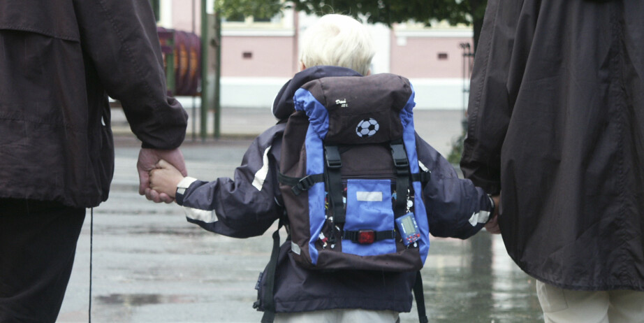 RETT PÅ FRI FØRSTE SKOLEDAG: Dersom du vil følge barnet ditt til sin aller første skoledag, bør du sjekke opp hvilke rettigheter du har i god tid før dagen. Foto: FOTO: Colourbox