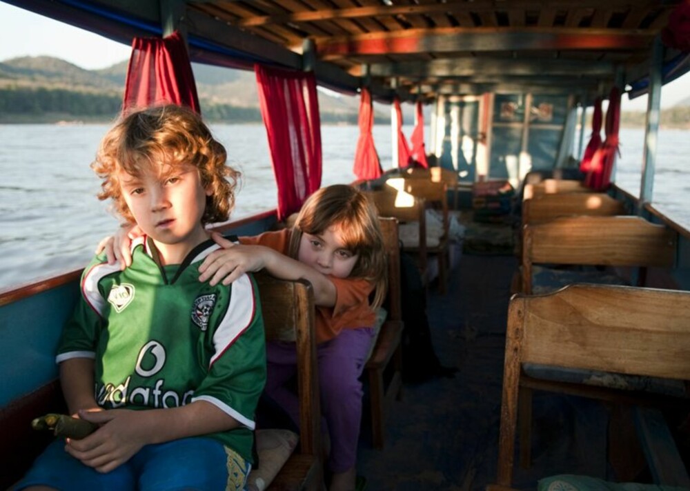 AVSLAPPENDE: Å flyte på Mekongelven gir en egen ro, også for små barn.