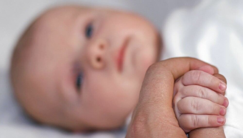 BABY MED RS-VIRUS: Små barn har trange luftveier. Derfor kan de slite seg helt ut for å puste når de får kraftige luftveisinfeksjoner. BABY MED RS-VIRUS: Små barn har trange luftveier. Derfor kan de slite seg helt ut for å puste når de får kraftige luftveisinfeksjoner.