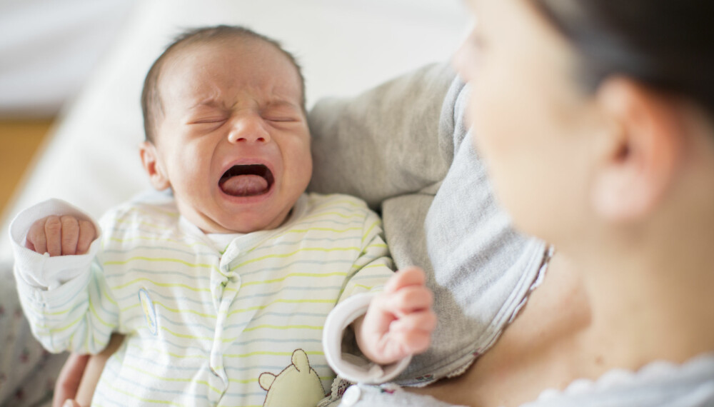 BABY SOM GRÅTER: Gråter babyen din mye? I søvne? Og når den skal sove? Sjekk hvorfor!