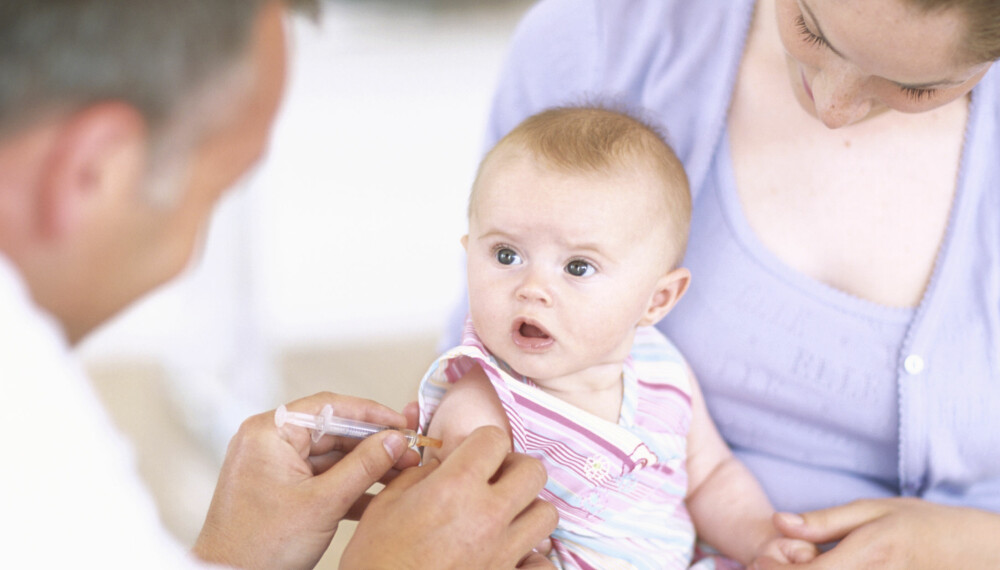 VAKSINE FOR BABY OG BARN: Her er vaksinene barnet ditt bør få fra det er baby til 18 år.
