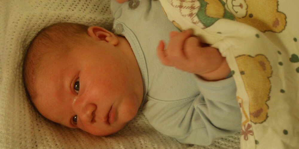 PÅ SYKEHUSET: Magnus fikk en røff start på livet, men kom seg fort etter fødselen. Han veide 5,4 kilo da han ble født.