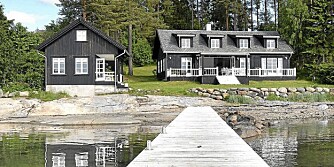 POPULÆR HYTTE: På tredjeplass over de mest sette hytteannonsene ligger dette sommerhuset ved sjøkanten på Saltnes i Østfold. Prisantydning 18,5 millioner kroner.