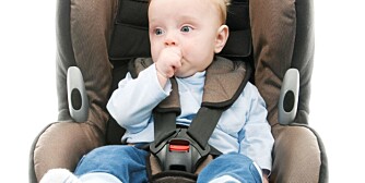 SIKRING AV BARN I BIL: Tommelfingerregelen sier at det er på tide å skifte stol når barnet er så stort at ørene kommer over barnestolens rygg.