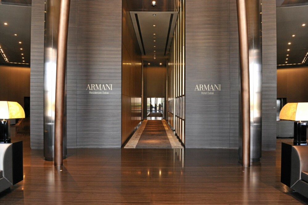 SKREDDERSYDD: Giorgio Armanis klær er gjerne omtalt som rene og skredderaktige i uttrykket. Interiøret på hotellet bygger på samme filosofi.