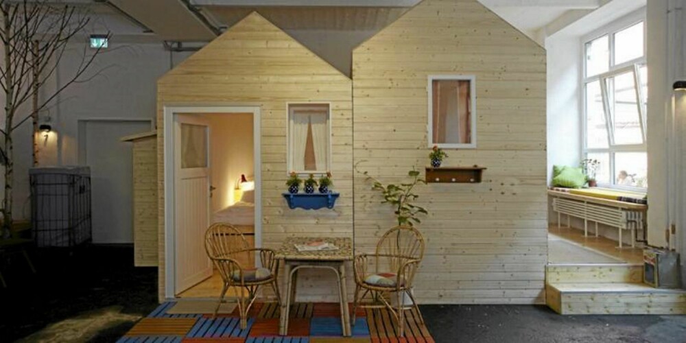 SOSIALT: Hver hytte er individuelt designet og har litt plass foran, slik at gjestene kan ta en prat med sine nærmeste naboer.