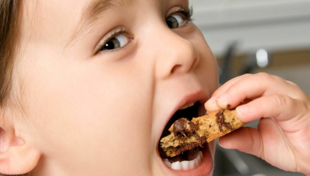 MINDRE SØTT: Norske barn spiser mindre sukker en før, viser en fersk rapport.