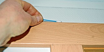 DNA-TEST AV INNEKLIMA: Ved å samle støv fra blant annet dørkarmer kan en DNA-test stadfeste om man har et mugg- og fuktproblem i boligen.