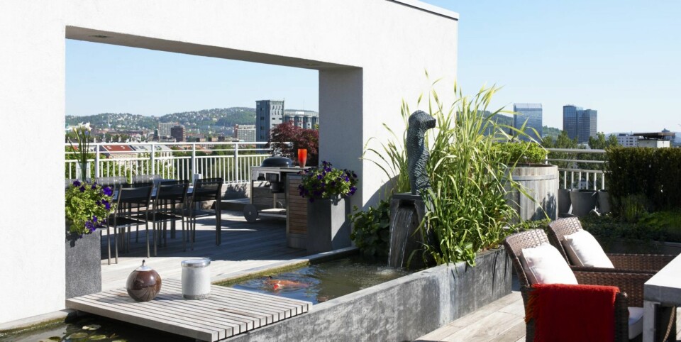 ENORM TAKTERRASSE: Terrassen er inspirert av japansk hagekunst, som gjenspeiler naturen og binder terrassen sammen med omgivelsene.