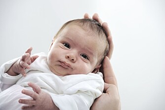 TAR PLASS: Babyen er liten, men tar mye plass. Egne behov må settes til side, minner helsesøster Aandreaa om.