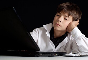 KOFFEIN FOR Å HOLDE SEG VÅKEN: Unge gutter som spiller mye dataspill har ofte et høyt forbruk av energidrikke.