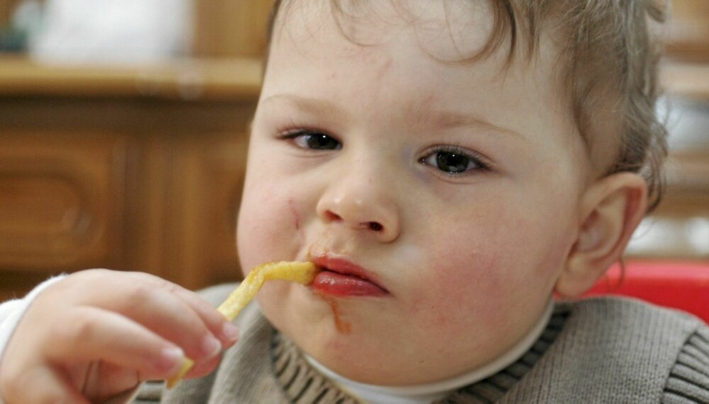 USUNT: Det er foreldrenes ansvar å sørge for at barna spiser sunt og er i aktivitet.