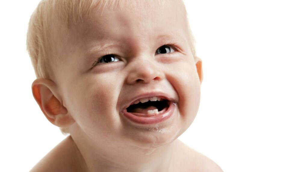 LETT Å PUSSE: Men det er ikke alltid foreldrenes feil om barnas tenner blir dårlige. For eksempel kan høy og langvarig feber prege tannutviklingen.