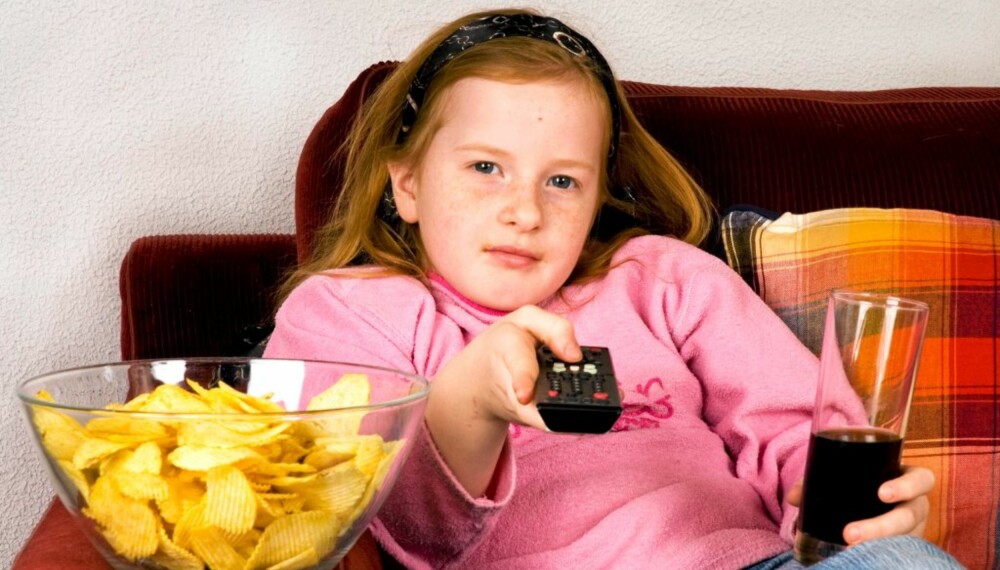STILLESITTENDE BARNDOM: Barns kaloriinntak har økt, men manglende fysisk aktivitet er hovedårsaken til fedme.
