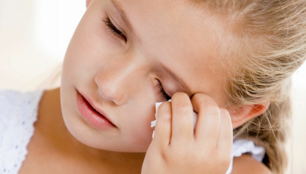 VONDT I HODET: Mange barn og unge tar smertestillende, men får ikke hjelp til å løse problemene som forårsaker hodepinen.