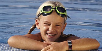 LEK OG LÆR: Armringer brukes ikke på svømmekurs,  det er viktig at barna lærer at de selv har oppdrift.