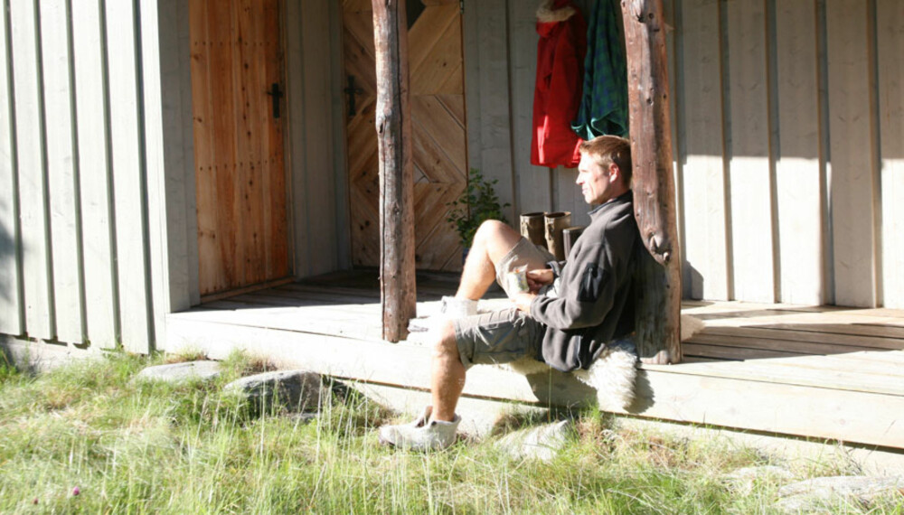 KLAR FOR MESSE: Ingen grunn til å bli sittende i hytteveggen - stikk innom Hytteliv sin stand på messen Norsk Hytteliv 2008.