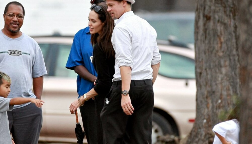 BARE TO, Angelina Jolie and Brad Pitt hadde bare med seg to av de seks barna på dette bildet. Pax, 4, and Maddox, 7,