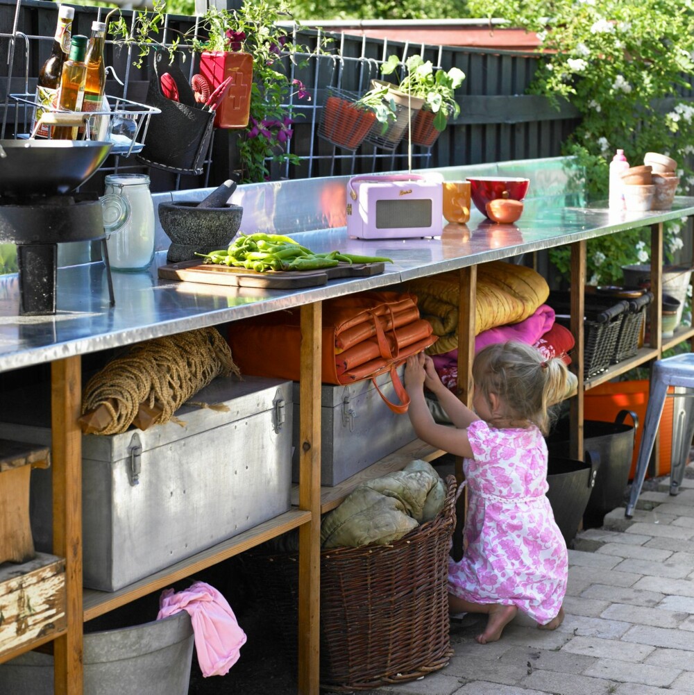 FLERE SONER: Flere soner i hagen er en trend i øyeblikket. Her er det lagd en kombinert kjøkkensone/oppbevaringssone.
