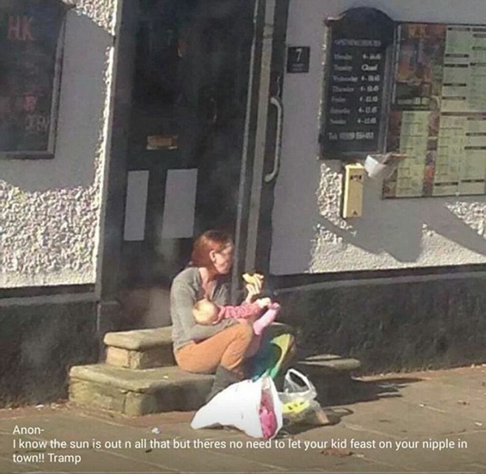 SNIKFOTOGRAFERT: Britiske Emily Slough ble snikfotografert mens hun ammet datteren ute i sola. Bildet ble postet anonymt på Facebook, sammen med en svært trakasserende tekst.