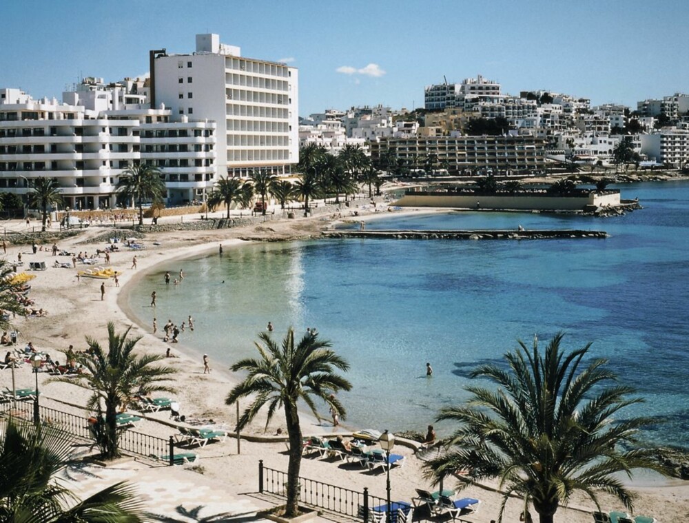 PLAYA'N: Stranden på Playa de Figueretas.