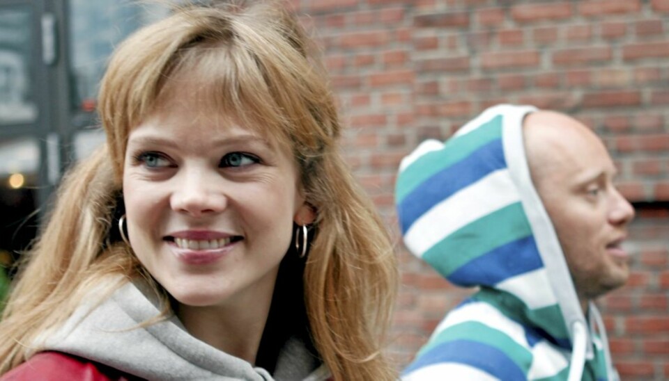 Ane Dahl Torp er sju måneder på vei med sitt første barn. Det ble klart under pressevisningen av «Drapene i Aalst», hvor hun blant annet møter Aksel Hennie. Dahl Torp venter å nedkomme rett før siste forestilling 22. oktober.