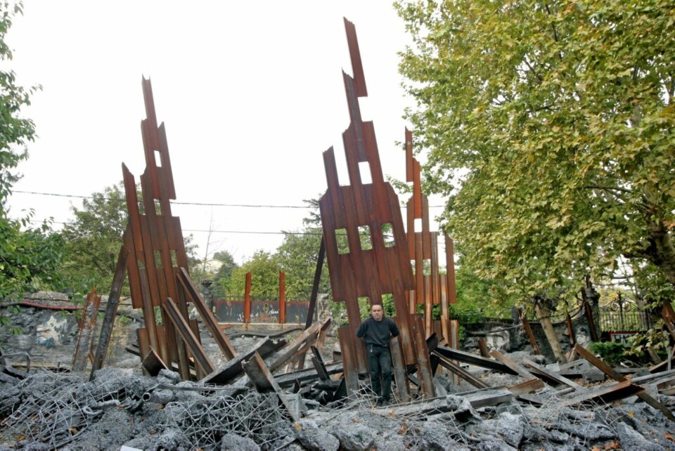 SPESIELT ARBEIDSMIJØ: Thierry Ehrmann har blitt en av de rikeste i Frankrike på artprice.com. Arbeidsmiljøet er noe spesielt.