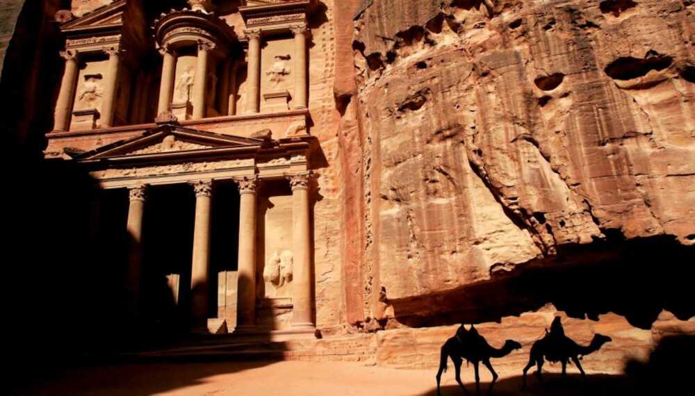 SKATTKAMMER: Al Khazneh, Skattkammeret, ligger i byen Petra i Jordan og har vært innspillingssted for en av Indiana Jones-filmene.