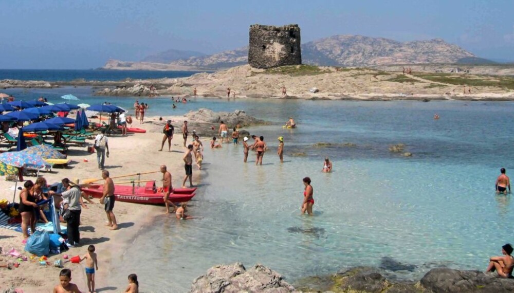 POPULÆR: Stranden La Pelosa går for å være en av de vakreste strendene på Sardinia.