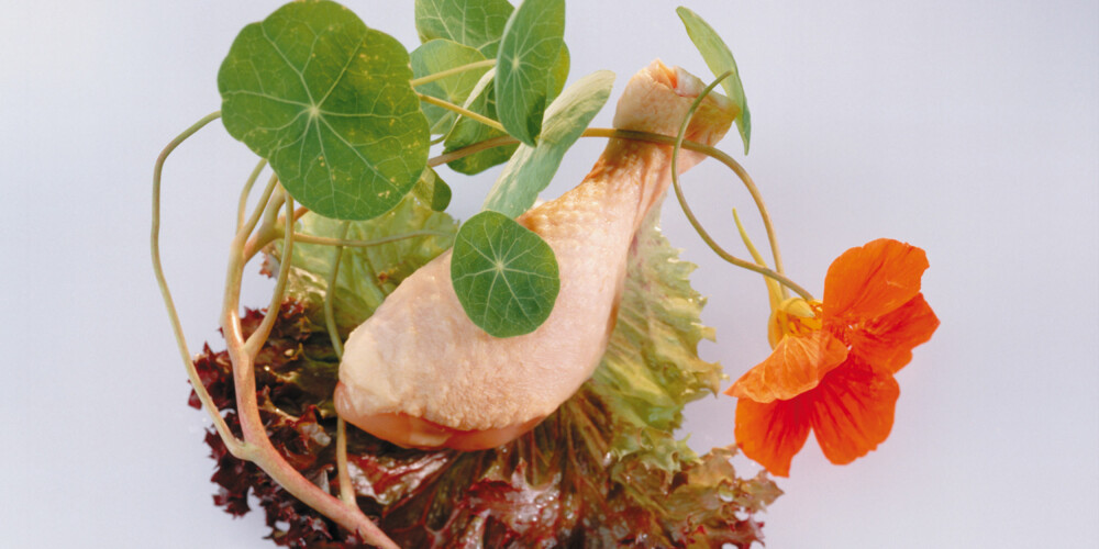 PROTEIN: En mettende salat inneholder protein. PROTEIN: En mettende salat inneholder protein.