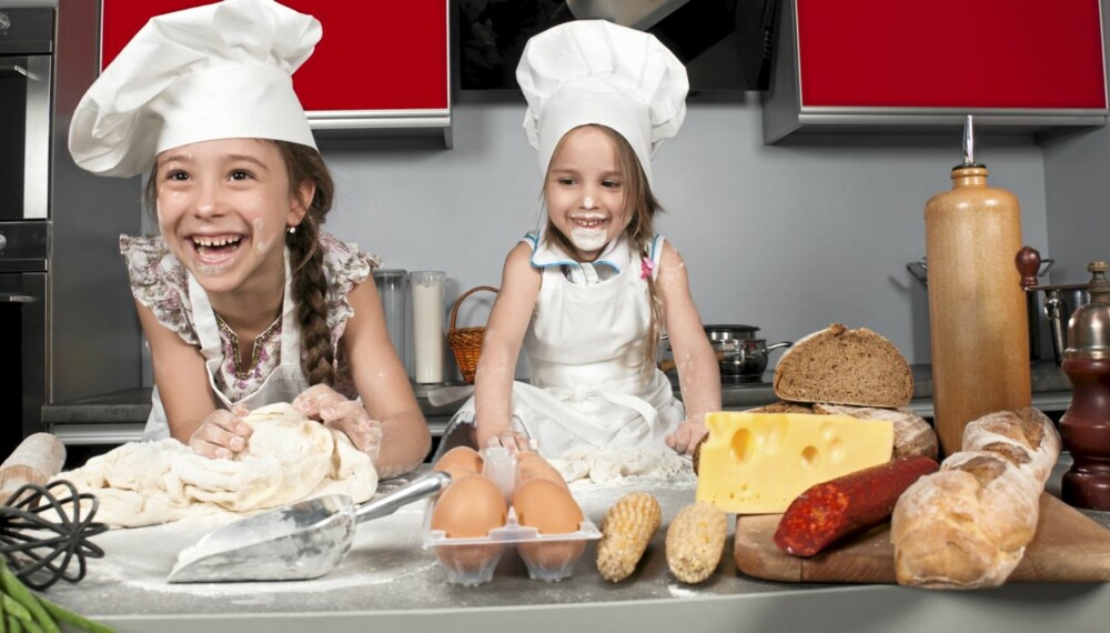 MAT ER MORO: Det er gøy å lage mat sammen. Bli med i konkurransen om å bli Norges beste kokkefamilie.