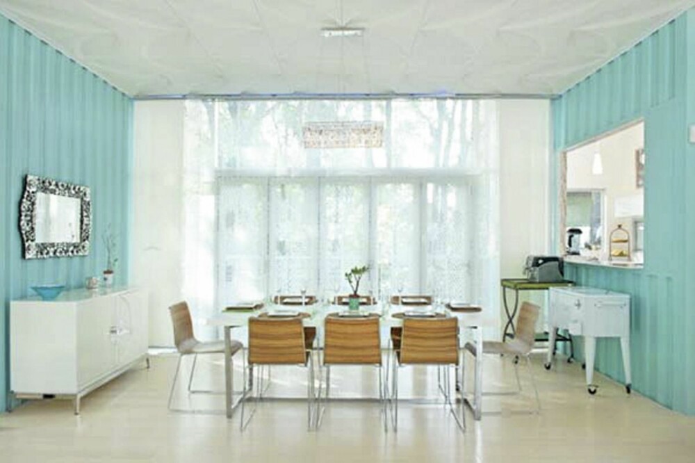 STILRENT: Interiøret i spisestuen er minimalistisk og moderne.