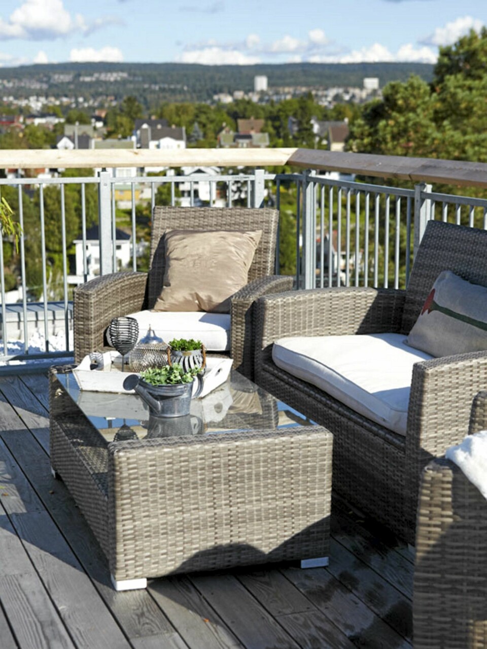TAKTERRASSE. Terrassen på toppen av bygget har sol hele dagen.