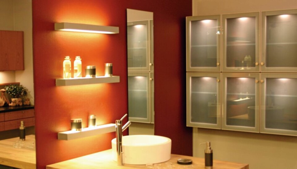 SPAR: Slå av lys og varmekabler på badet om natten og spar penger.