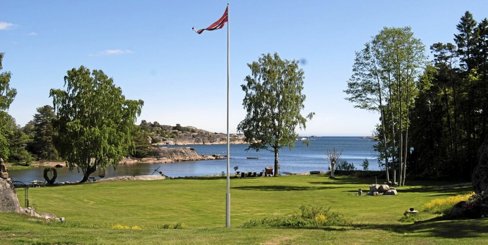 TIL SALGS: Strandeiendom på Storøya i Sandefjord. Primærrom 103 kvm. Byggeår 1921. Tomt 15.500 kvm. Prisantydning 20.000.000 kroner.
